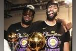 害!施罗德转发詹姆斯和浓眉夺冠合照:NBA太无情了😵