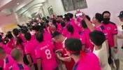 镇江球迷四奥后疯狂输出常州球迷：CNM！CNM！CNMCNM