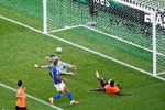 荷兰2-0领先瑞典!布罗比门前铲射破门达成双响,邓弗里斯助攻